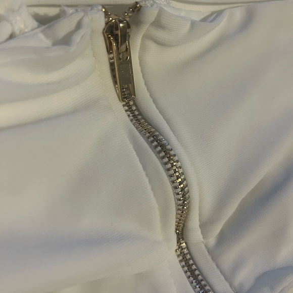 WHITE BARDOT HALTER NECK CUT OUT CROP TOP - Picture 9 of 10